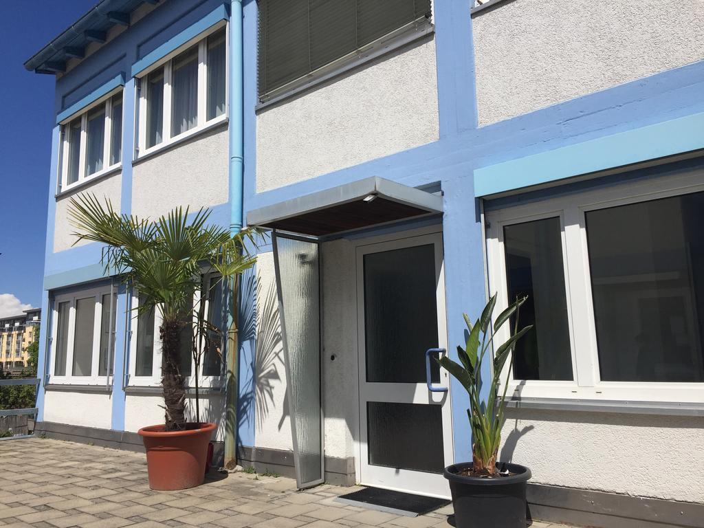 Hotel Carli'S Bed-No-Breakfast Friedrichshafen Exterior foto